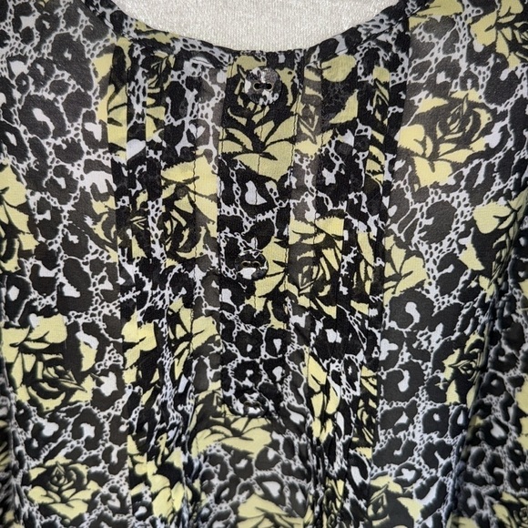 Torrid Black, Yellow And White Rose Print Chiffon Ruffle/Button Detail Tank - Picture 4 of 8